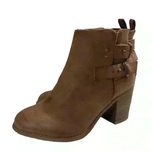 Torrid Size 7 Ankle Boots with Buckles  Brown Faux Leather Gently Used Comfy - Picture 2 of 6